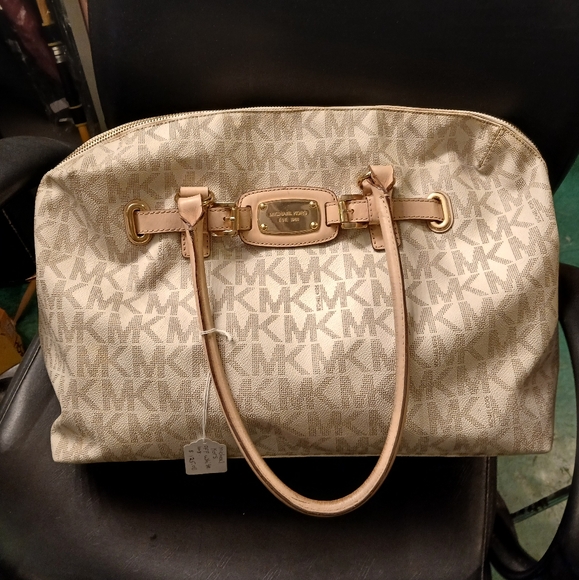 Micheal Kors bag - Picture 1 of 13